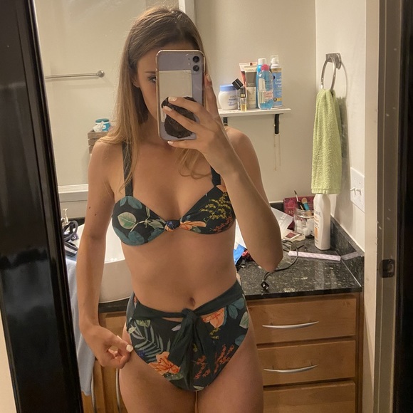 Cupshe Mara Knotted High Waisted Bikini - Picture 5 of 5